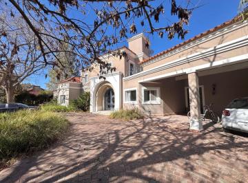 Casa · 246m² · 5 Ambientes · 1 Cochera · Venta Casa 5 Ambientes con Pileta en Country Club Los Cardales | Apto Crédito