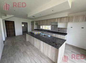Casa · 407m² · 8 Ambientes · Vende Casa en Barrio Privado Cardinal Sur