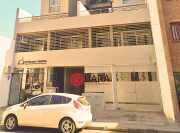 Oficina comercial · 98m² · 1 Ambiente · A 50 m Plaza Colón Sobre Santa Rosa