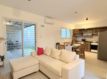 Casa · 98m² · 3 Ambientes · 1 Cochera · Lomas del Chateau – Duplex 2 Dorm.! - Hermoso!