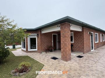 Foto1 · Casa de 3 Dorm. a La Venta en Pinares - Playa Mansa
