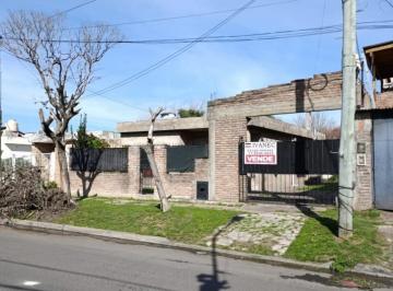 Casa · 150m² · 5 Ambientes · Apto Credito Hipotecario - Casa de 2 Dorm.