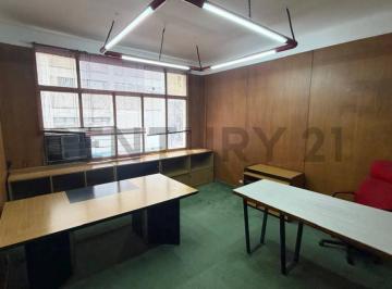 Oficina comercial · 77m² · 4 Ambientes · Oficina 4 Ambientes con Patio y 2 Baños en Tribunales – Bajas Expensas