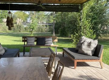 Casa · 122m² · 4 Ambientes · 6 Cocheras · Casa en Alquiler Contrato a un Año - Chacras del Ocho - Pileta y Parrilla