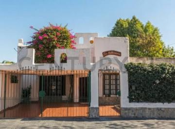 Casa · 225m² · 4 Ambientes · 1 Cochera · Casa en Venta en Ituzaingo Norte 4 Ambientes