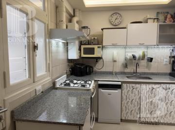 Departamento · 72m² · 3 Ambientes · Venta Departamento Tres Amb Reciclado en Belgrano R