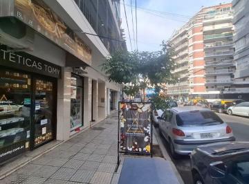 Local comercial , Caballito · Local Comercial Apto Diversos Rubros Deposito Patio Muy Buen Estado General Hidalgo 977