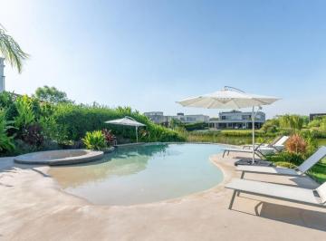 Casa · 440m² · 7 Ambientes · 2 Cocheras · Casa en Venta en El Golf, Nordelta, Tigre