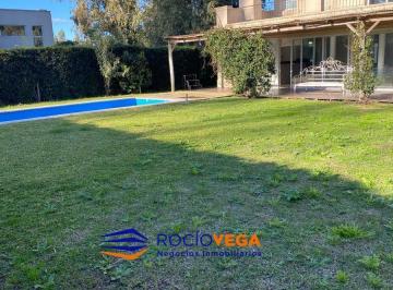 Casa · 800m² · 7 Ambientes · Casa en Alquiler en Barrio Cerrado Weston, Moreno