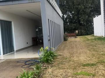 Casa · 370m² · 5 Ambientes · Casa en Alquiler - 4 Dorm. 4 Baños - 785 m - Mar del Plata - Rumencó