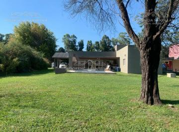 1830827936.jpg · Casa de 5 Ambientes con Cochera en Venta Ubicado en San Vicente, G. B. a. Zona Sur, Argentina