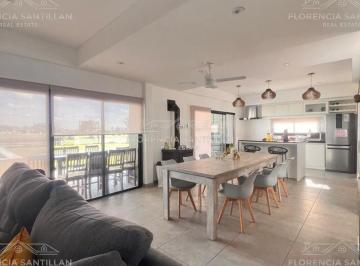 Casa · 220m² · 5 Ambientes · Casa Chalet de 5 Ambientes en Venta en Santa Clara Al Sur, San Vicente, G. B. a. Zona Sur