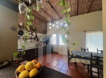 Casa · 184m² · 6 Ambientes · 1 Cochera · Casa en Venta en Villa Pueyrredón, Capital Federal, Buenos Aires