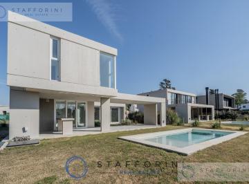 Casa · 150m² · 4 Ambientes · Espectacular Casa con Diseño Único en Venta - Greenville Polo & Resort