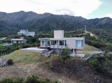 Casa · 143m² · 4 Ambientes · 2 Cocheras · Venta Casa en Loteo de Montaña Aguas Blancas Villa Larca Merlo San Luis