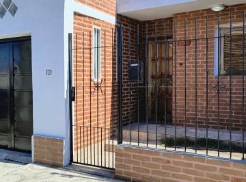 Casa · 70m² · Venta Casa de 2 Dorm. - Barrio Comercial