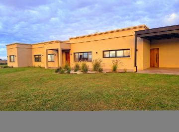 Quinta vacacional de 5 ambientes, Cañuelas · Dueño Directo Vende. Casa en 1 Planta. lote 5000. Mtrs. construidos 370