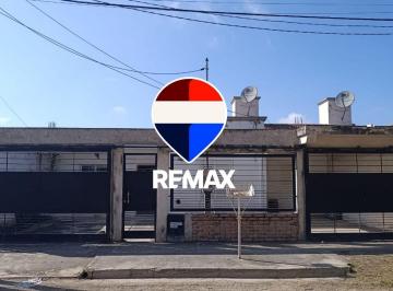 Casa · 100m² · 4 Ambientes · 2 Cocheras · Casa en Alquiler Barrio El Huaico Semiamoblada