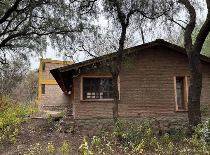 Casa · 110m² · 8 Ambientes · 1 Cochera