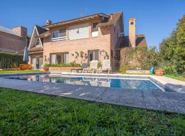 Casa · 203m² · 5 Ambientes · 2 Cocheras · Casa Venta 3 Dorm y Family La Delfina Pilar