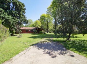 Quinta vacacional · 160m² · 4 Dormitorios · 2 Cocheras · Venta Casa Quinta 5 Amb con Pileta