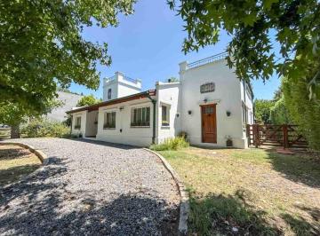 Casa · 152m² · 4 Ambientes · 1 Cochera · Venta Casa 4 Amb Impecable El Mirasol Pileta