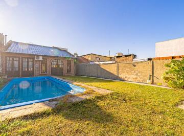 Casa · 100m² · 4 Ambientes · 1 Cochera · Venta Casa Estilo Campo Benavidez