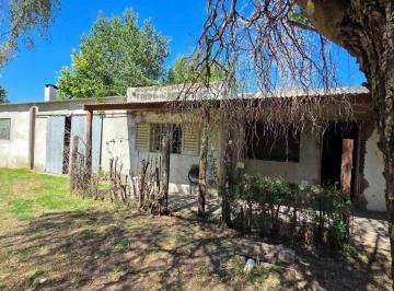 Casa · 110m² · 3 Ambientes · Casa Local Galpón a Refaccionar Venta Luján, Bs As