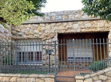 Casa · 118m² · 4 Ambientes · 2 Cocheras · Venta Casa en Lote 306 m² San Justo / La Matanza