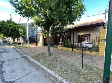Casa · 133m² · 3 Ambientes · 1 Cochera · Oportunidad: Venta de Casa