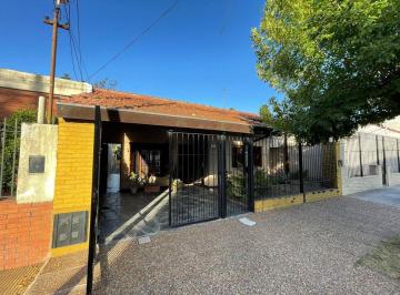 Casa · 133m² · 3 Ambientes · 1 Cochera · Oportunidad: Venta de Dos Casas en un Mismo Lote