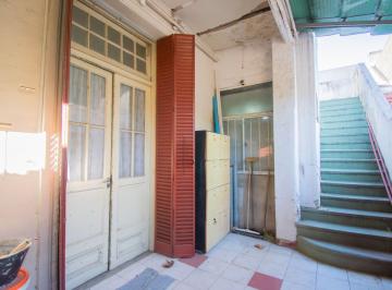 Casa · 229m² · 6 Ambientes · 1 Cochera · Casa con Local Oportunidad