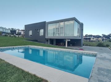 Casa de 5 ambientes, Chapadmalal · Chalet Moderno de 5 Ambientes con Pileta - Barrancas de San Benito