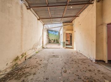 Casa · 71m² · 3 Ambientes · 1 Cochera · Casa en Lote Propio a Refaccionar