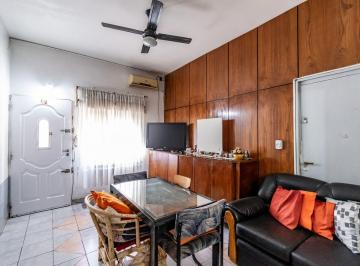 PH · 49m² · 3 Ambientes · Venta PH 3 Amb en Caseros C/ Patio - Apto Crédito
