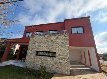 Casa · 179m² · 5 Ambientes · 1 Cochera · Casa Venta 5 Amb San Eduardo Pilar del Este Permut