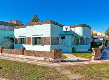 Casa · 100m² · 4 Ambientes · 2 Cocheras · Casa 4 Amb - Lote Propio en Esquina - Apto Cred