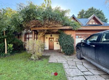 PH · 100m² · 4 Ambientes · 1 Cochera · PH en Caisamar