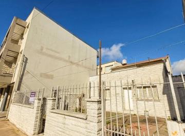 Casa · 100m² · 3 Ambientes · 2 Cocheras · Casa 3 Amb + Depto 2 Amb a Terminar. Alvarado 4600