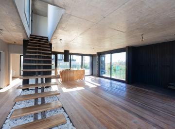 Casa · 200m² · 4 Ambientes · 2 Cocheras · Venta Casa a Estrenar C/ Pileta, Cochera - Permuta