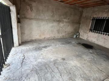 Casa · 90m² · 3 Ambientes · 1 Cochera · Venta PH 3 Amb. Cochera. a Refaccionar. Virreyes