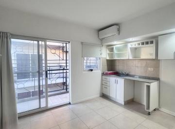 Departamento · 21m² · 1 Ambiente · Alquiler Monoambiente - Balcón - Flores - Subte