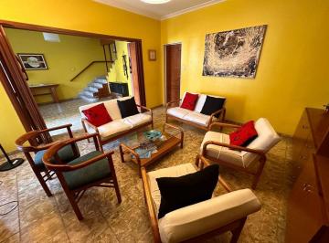 Casa · 353m² · 8 Ambientes · 2 Cocheras · Casa Imponente Tucuman 62!
