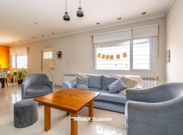 Casa · 77m² · 2 Ambientes · Venta Casa Moderna con Radiadores Barrio Km5