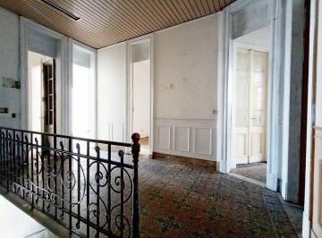 PH · 184m² · 8 Ambientes · PH en Venta a Refaccionar en Flores - Apto Credito