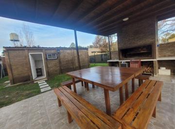 Quinta vacacional · 80m² · 2 Dormitorios · Casa Quinta + Monoambiente - Apto Crédito - Open Door