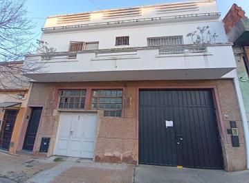 Casa · 290m² · 3 Ambientes · 8 Cocheras · Casa con Deposito/local en Venta en Sarandi