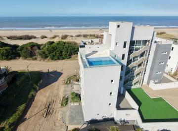 Departamento · 93m² · 4 Ambientes · 1 Cochera · Departamento Frente Al Mar - Ubicacion Unica