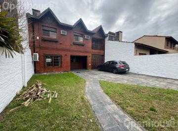 Casa · 400m² · 5 Ambientes · 4 Cocheras · Venta - Casa - 5 Ambientes - B° El Triángulo - Don Torcuato - Tigre - C/ Pileta, Quincho de Invierno