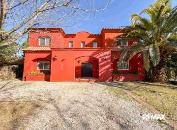 Casa · 215m² · 5 Ambientes · 4 Cocheras · Casa en Venta San Isidro Labrador C / Pileta